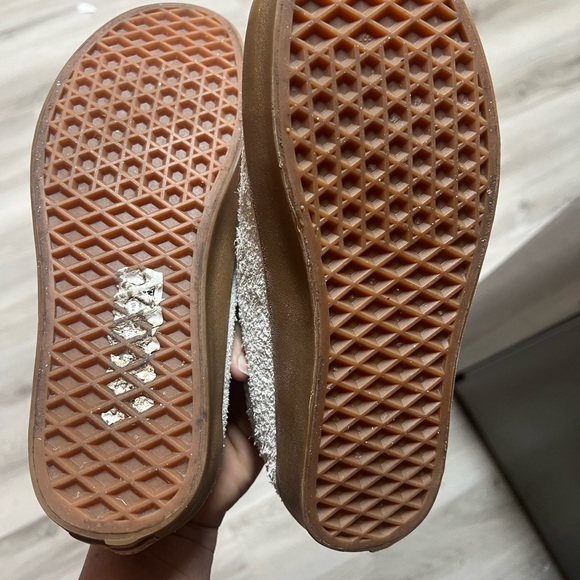 Vans - Picture 6 of 7